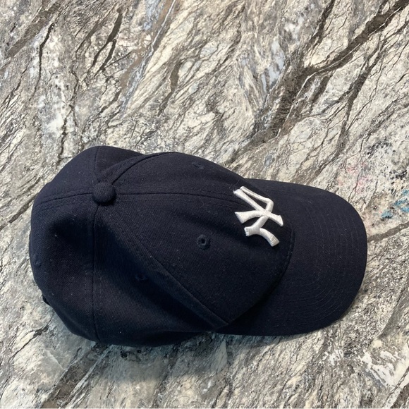 New York Yankees New Era 9 Forty Adult Dark Blue Hat - Picture 5 of 10